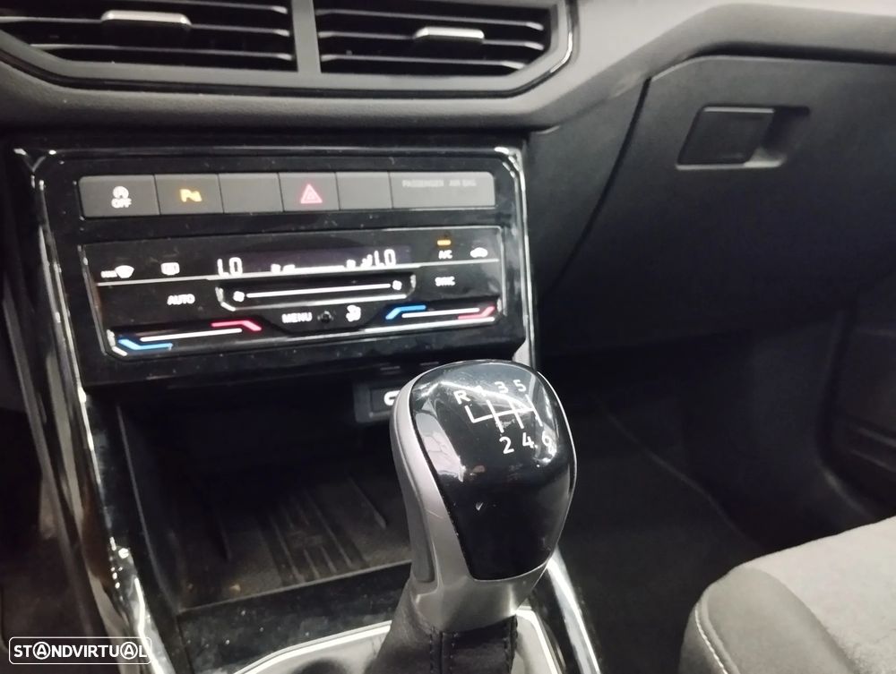 VW T-Cross 1.0 TSI Life - 35