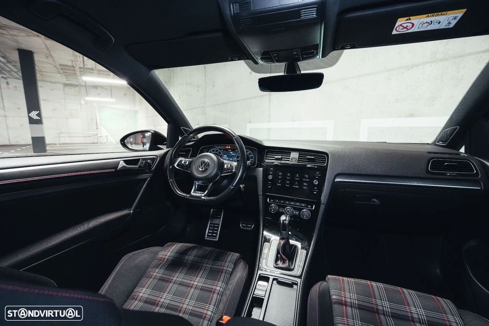 VW Golf - 31