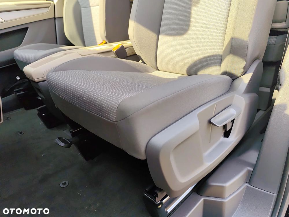 Volkswagen Multivan - 14
