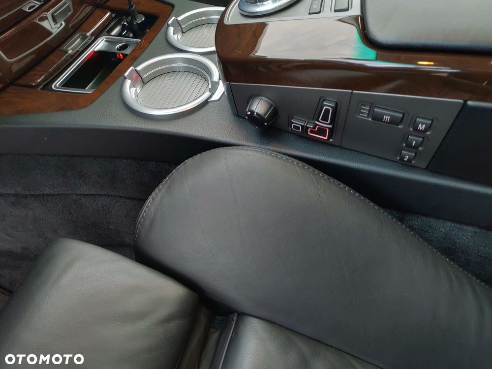 BMW Seria 7 740i - 13