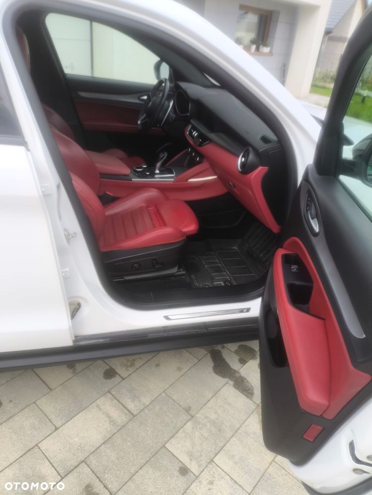 Alfa Romeo Stelvio 2.0 Turbo B-Tech Edition Q4 - 14