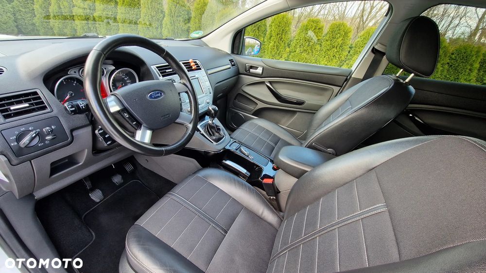 Ford Kuga 2.0 TDCi 4x4 Titanium - 33
