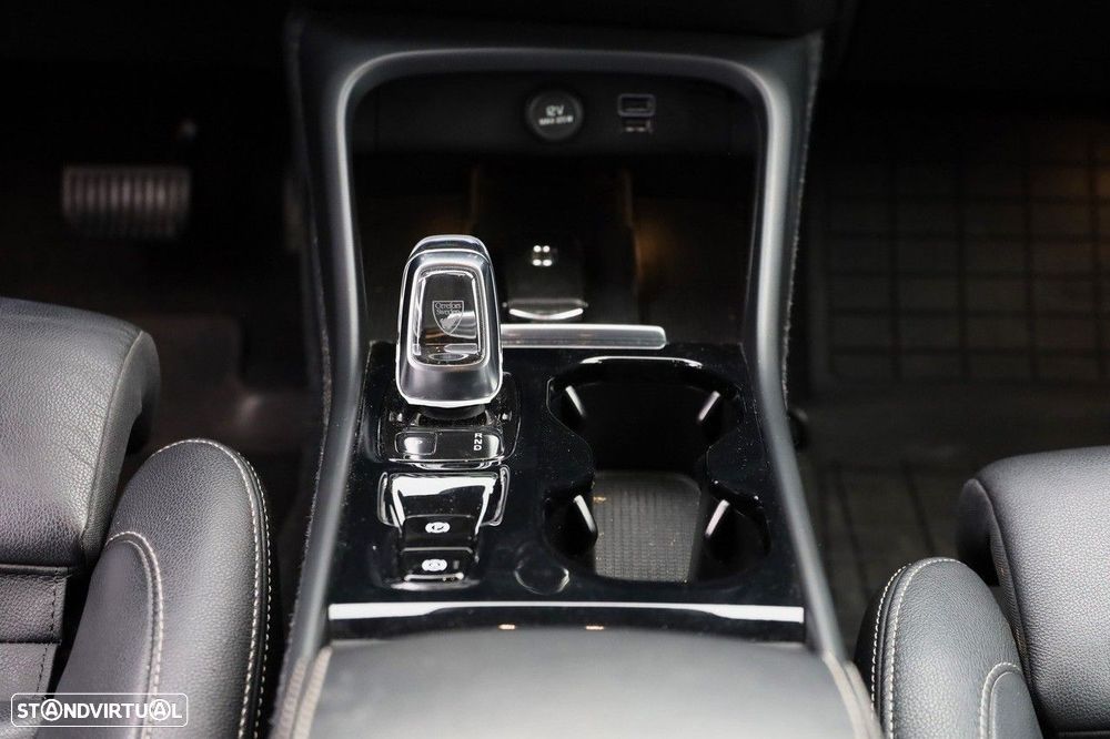 Volvo XC 40 2.0 D3 Inscription AWD Geartronic - 22