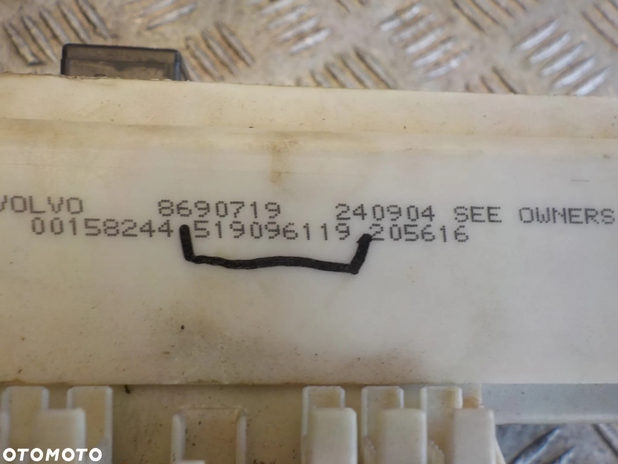 VOLVO V50 S40 II MODUŁ SKRZYNKA BEZPIECZNIKÓW CEM 519096119 - 2