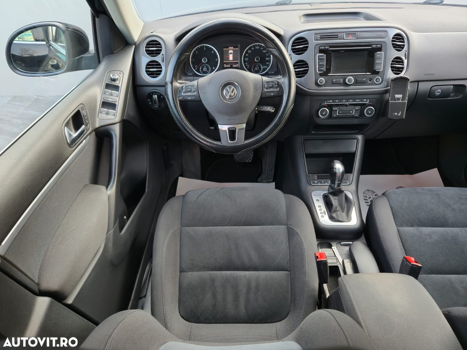 Volkswagen Tiguan 2.0 TDI 4Motion DSG Sport & Style - 6