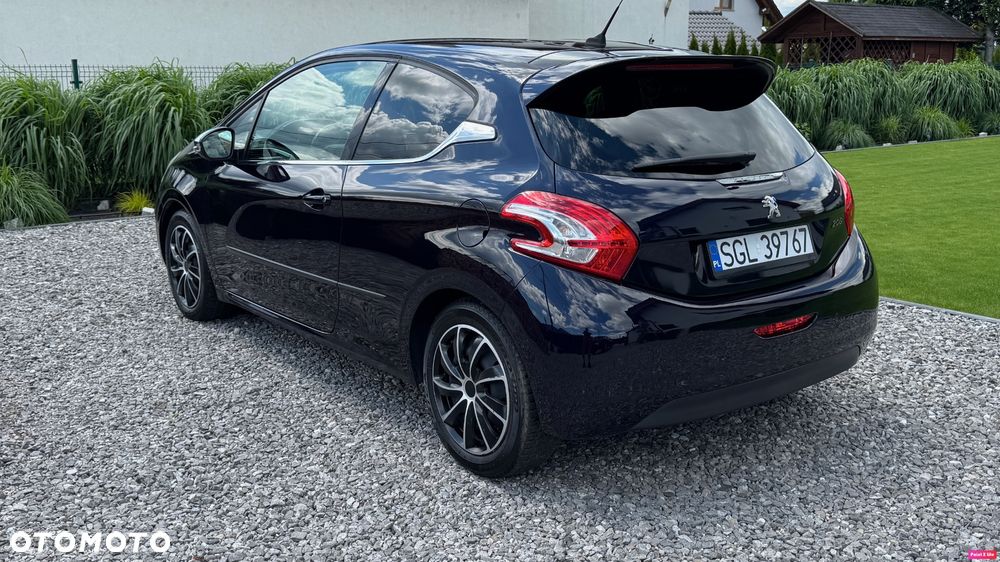 Peugeot 208 - 11
