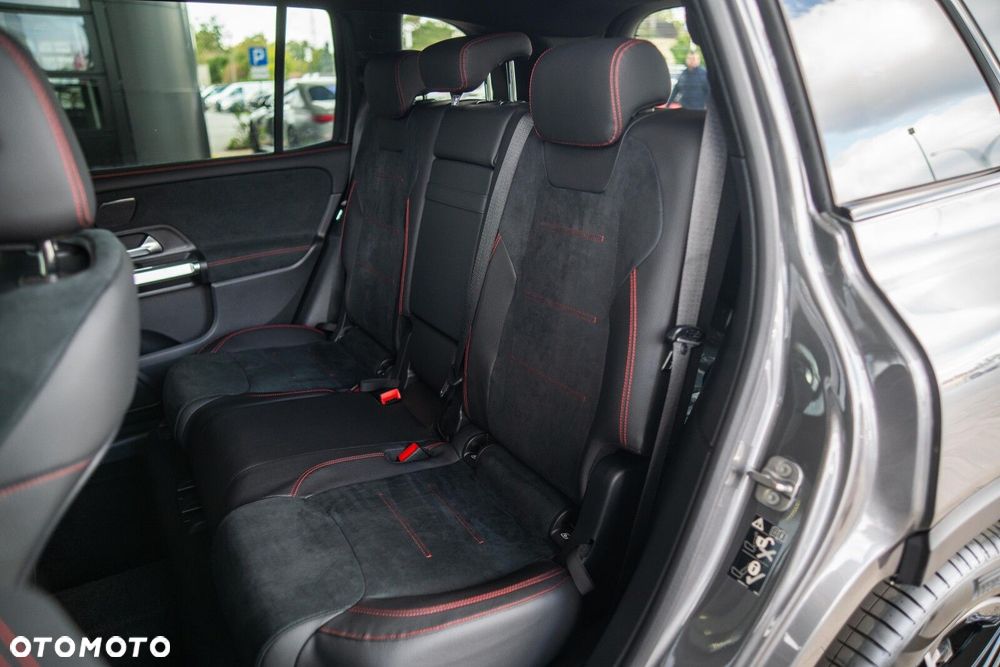 Mercedes-Benz GLB - 15