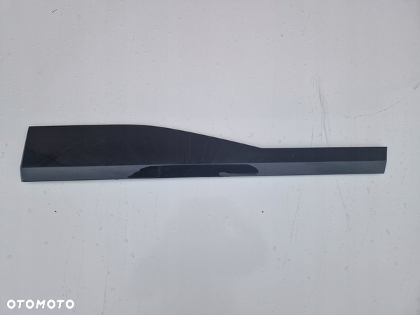 HYUNDAI KONA II ELEKTRYK 22- LISTWA DRZWI LEWY TYŁ 87735-HF010
