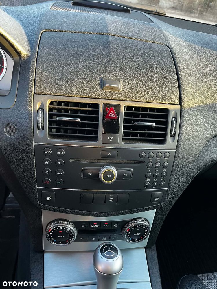 Mercedes-Benz Klasa C 280 4Matic Automatik Avantgarde Sport Edition - 6