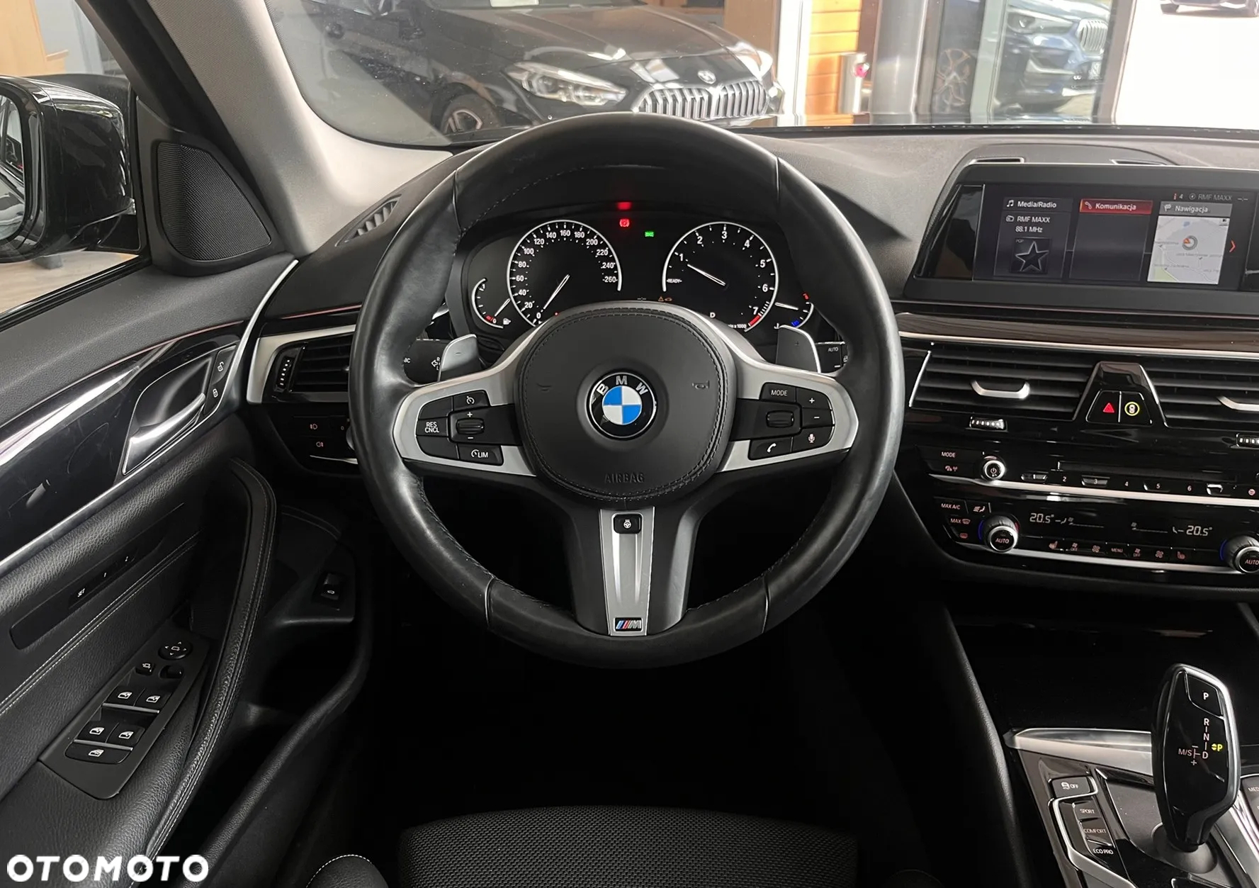 BMW Seria 5 530i Touring - 15