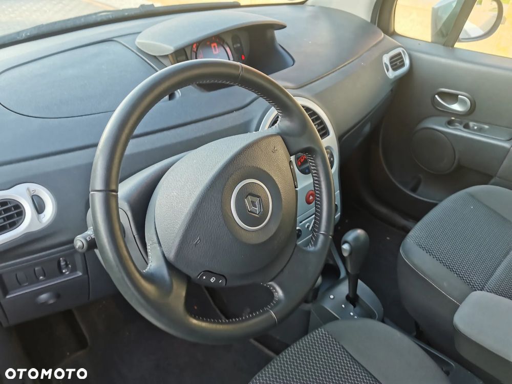 Renault Modus Grand 1.6 16V 110 Night and Day - 11