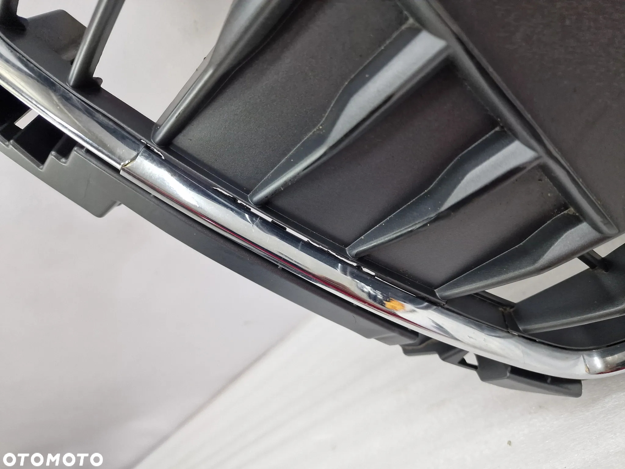 AUDI A1 8XA LIFT 13- ATRAPA / GRILL PRZEDNI PRZÓD , NR 8XA853651B / 8XA853651C , NR AUKCJI GL163 - 2