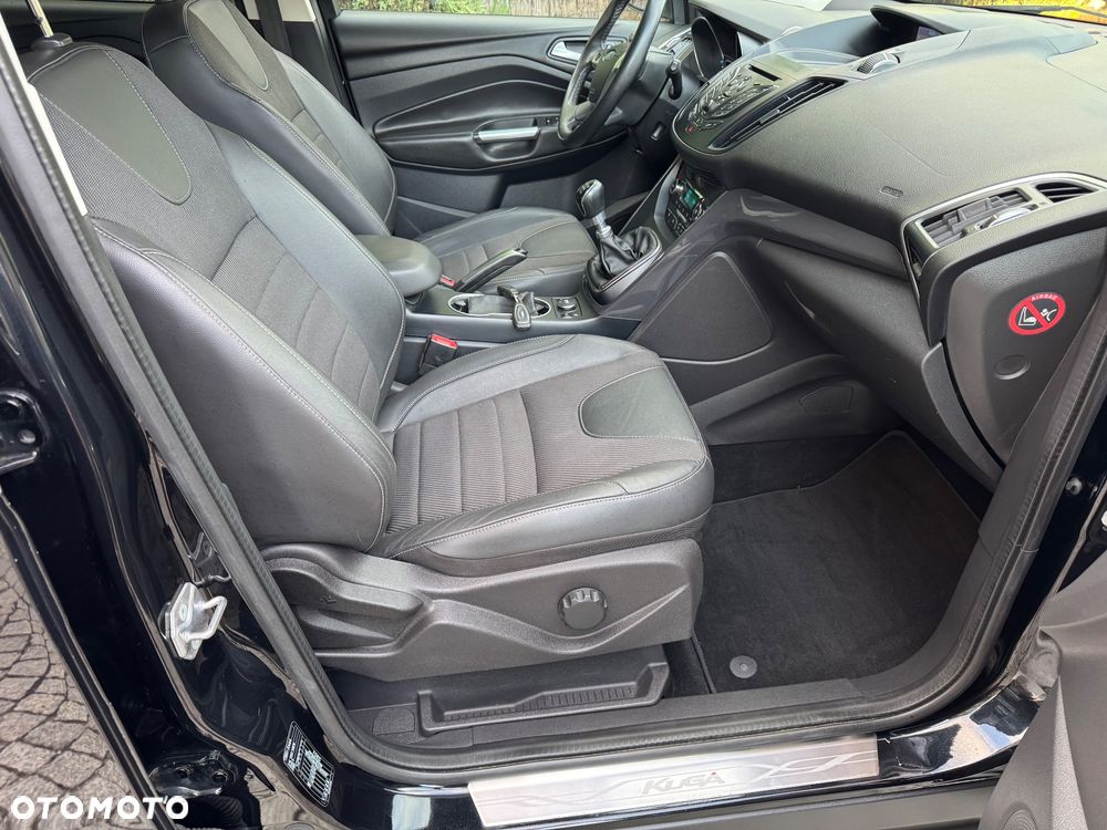 Ford Kuga 2.0 TDCi 4x4 Titanium - 29