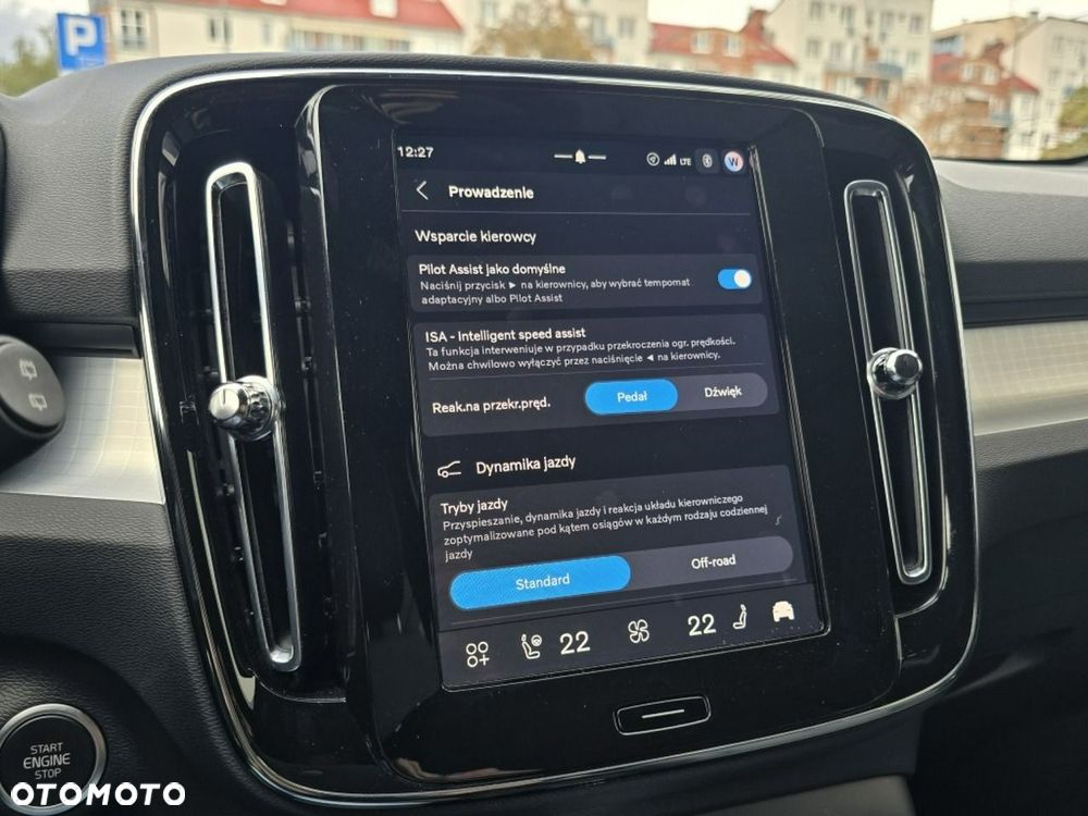 Volvo XC 40 B3 Plus Dark - 22