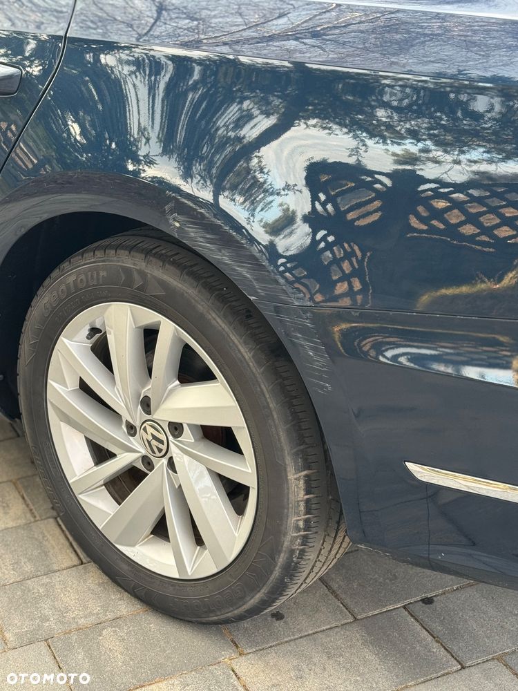 Volkswagen Passat - 12