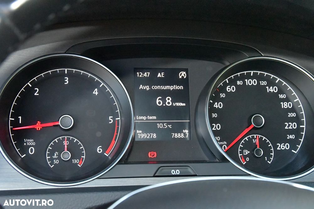 Volkswagen Golf 1.6 TDI BlueMotion Technology DSG Comfortline - 8