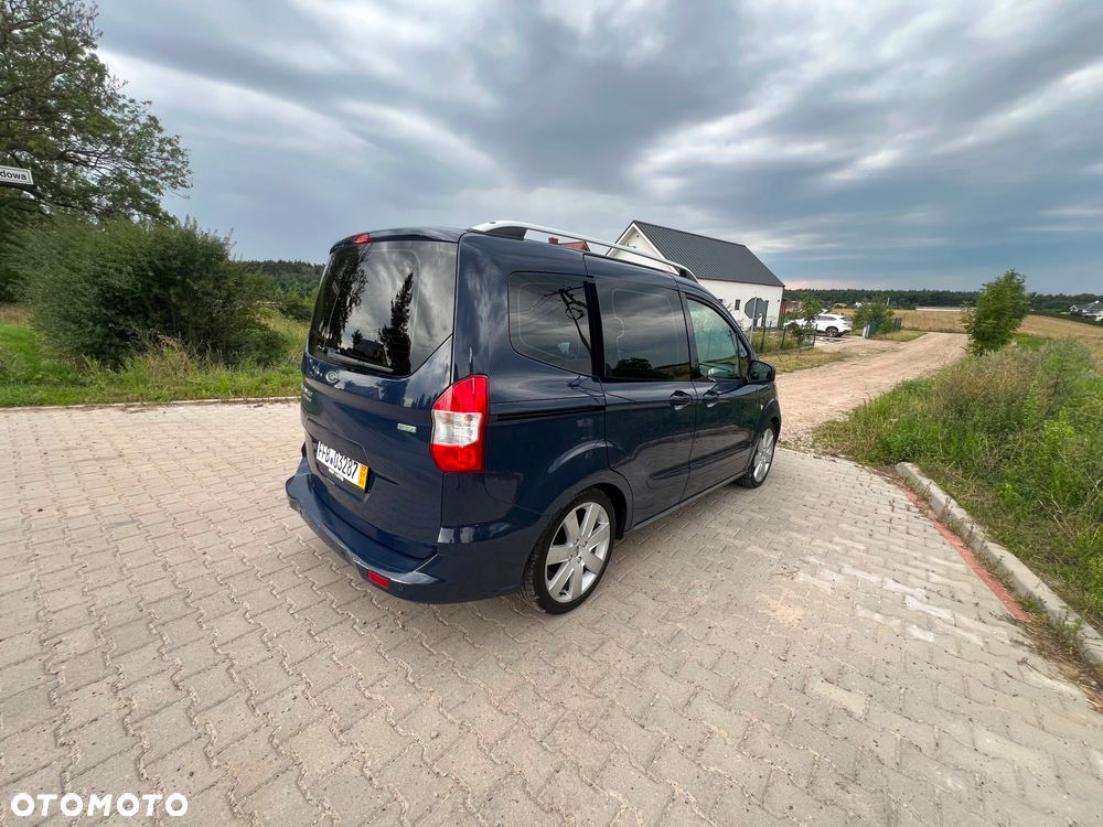 Ford Tourneo Courier - 25
