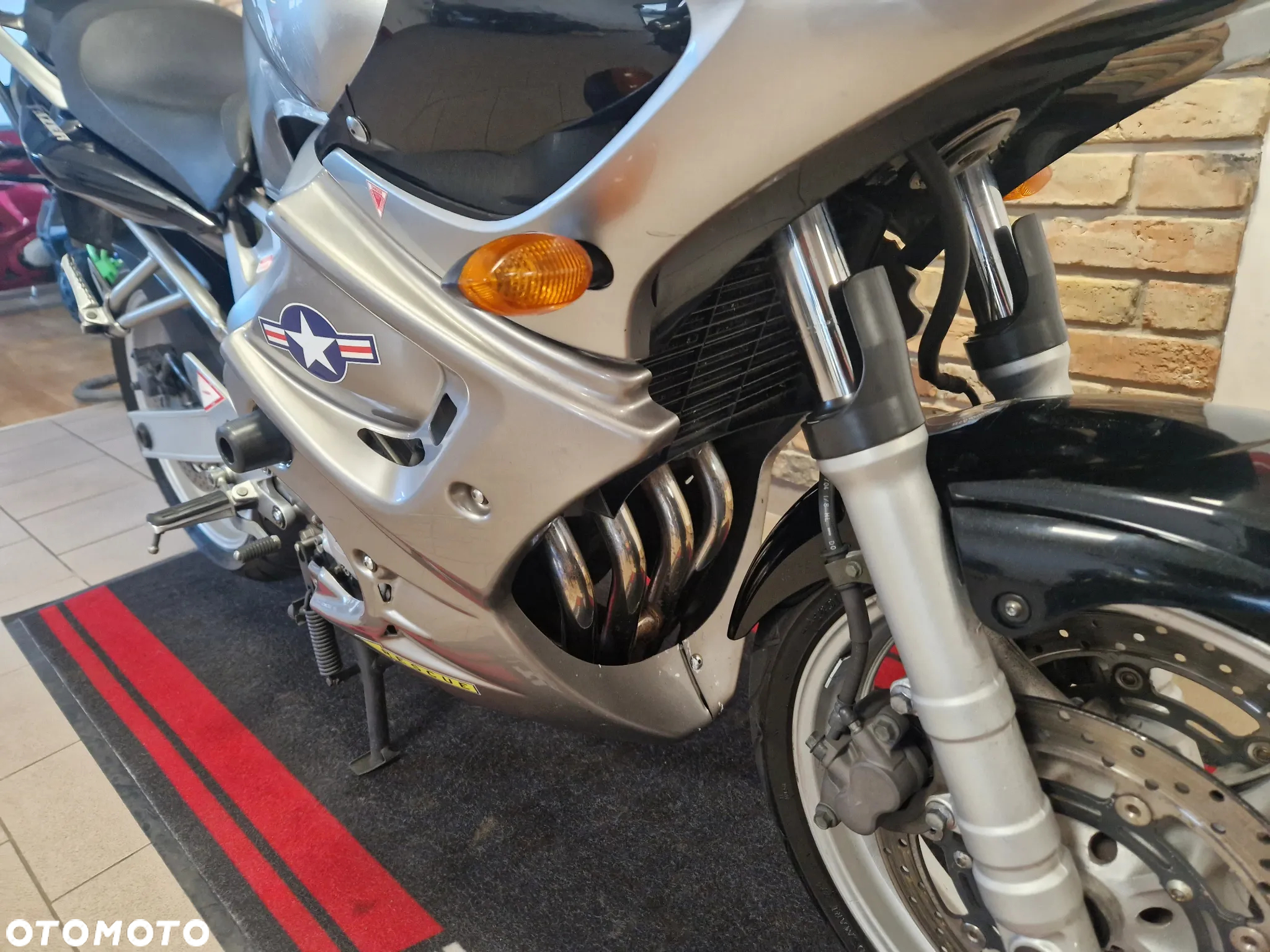 Yamaha FZ6 - 19