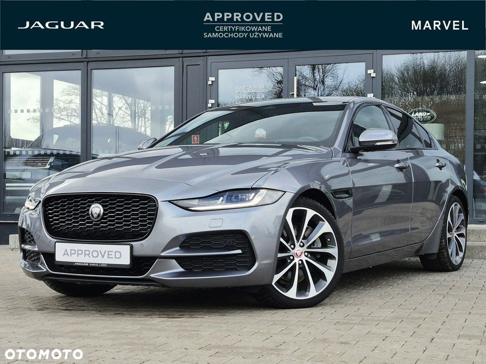 Jaguar XE - 2