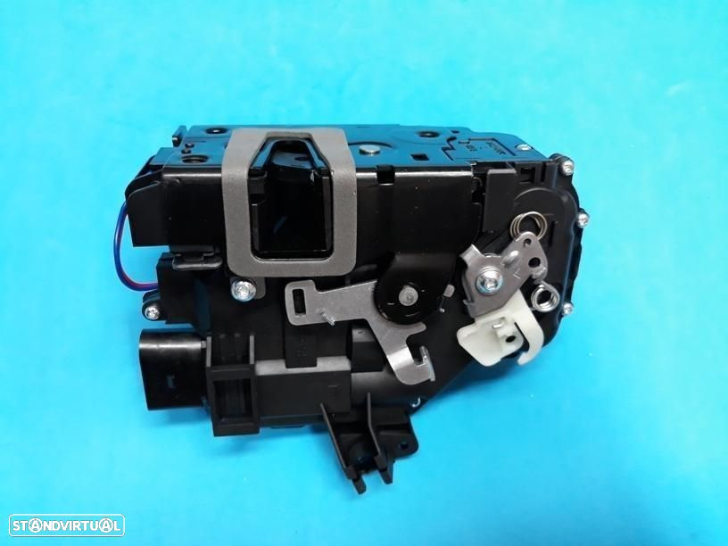 Fecho de porta eléctrico Audi A6 C5  de 1997-2005  NOVO - 2
