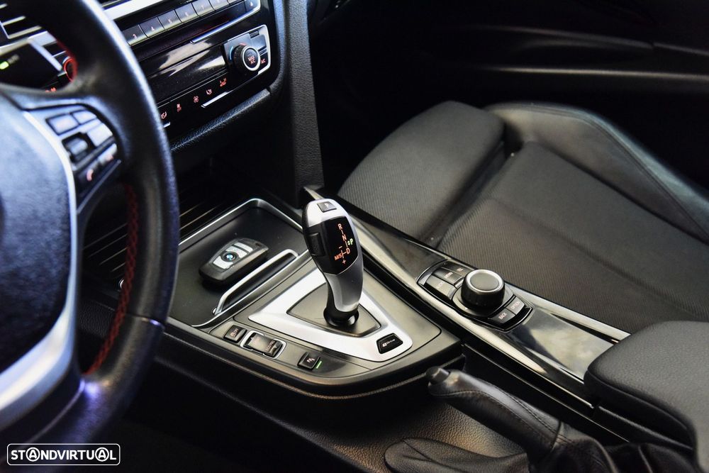 BMW 330 - 21