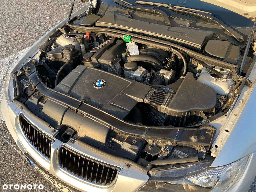 BMW Seria 3 318i - 15