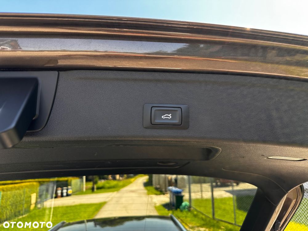Audi A4 Avant 2.0 TDI DPF clean diesel quattro S tronic S line Sportpaket - 16