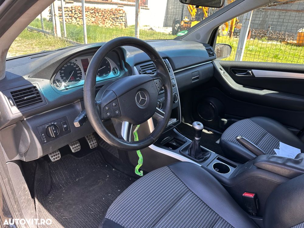 Mercedes-Benz B 200 - 10