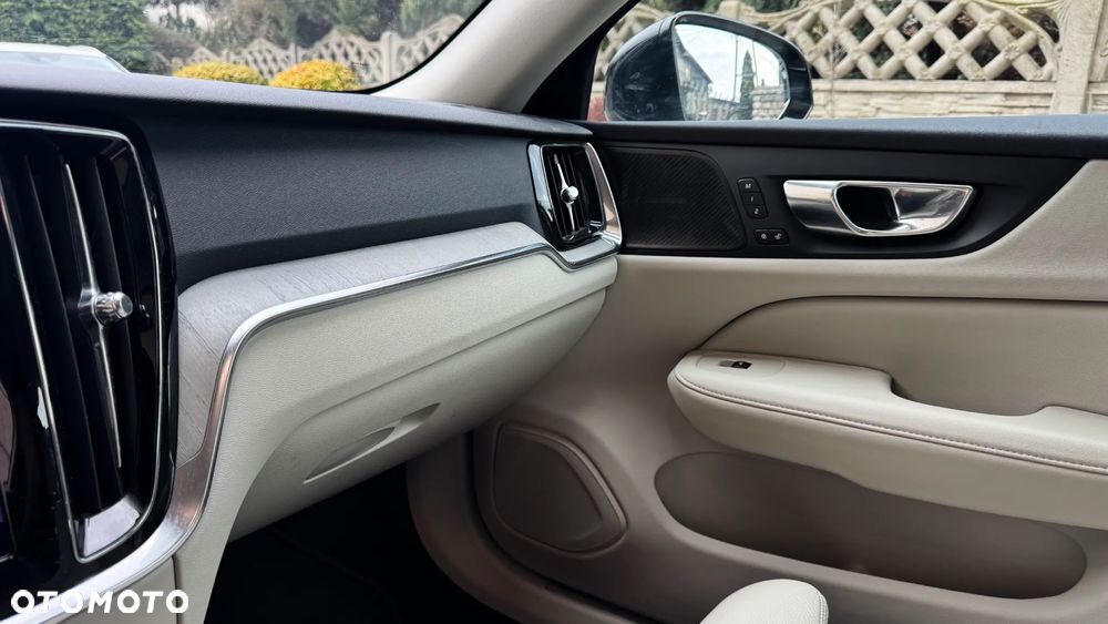 Volvo V60 B4 D Ultimate Bright - 29