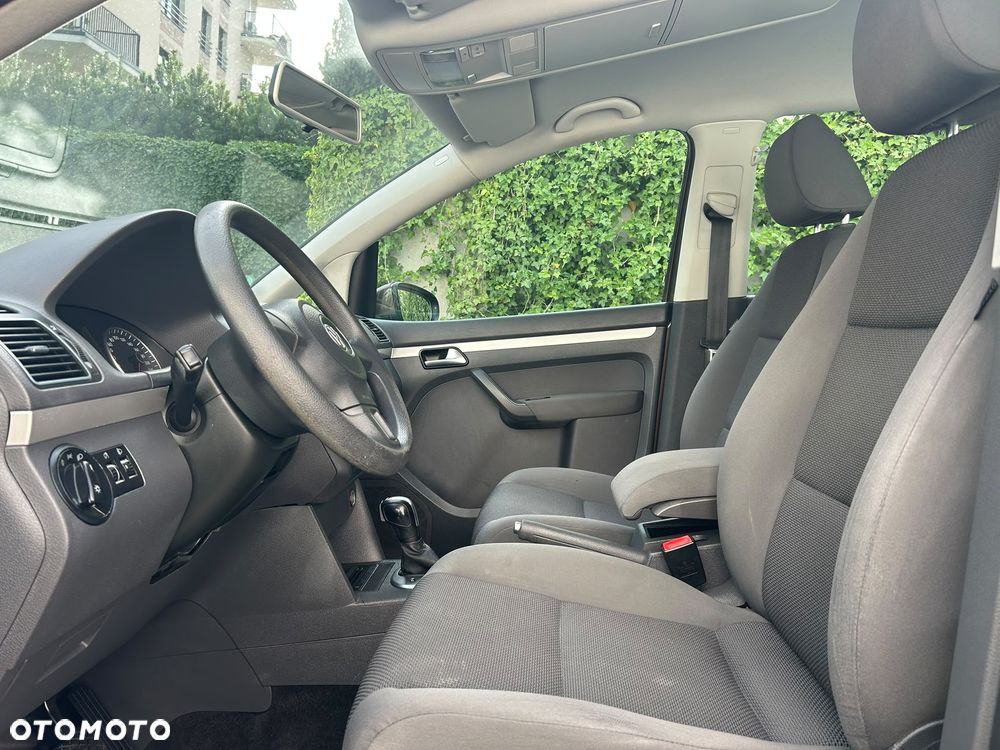Volkswagen Touran 1.6 TDI DPF BlueMotion Technology DSG Highline - 16