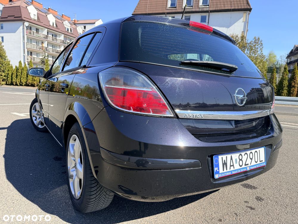 Opel Astra 1.6 Edition 111 Jahre - 12