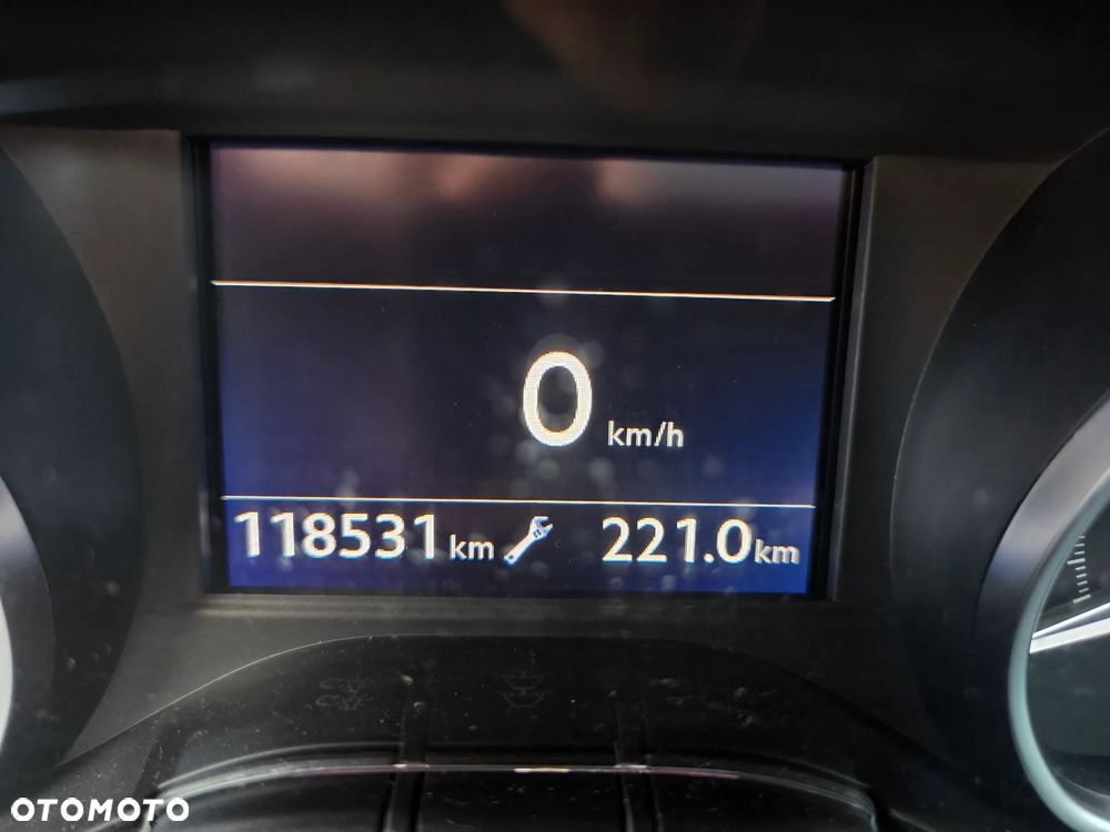 Peugeot 208 - 23