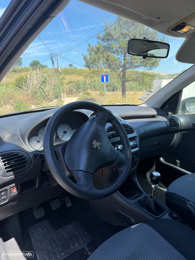 Peugeot 206 1.1 Color Line - 13