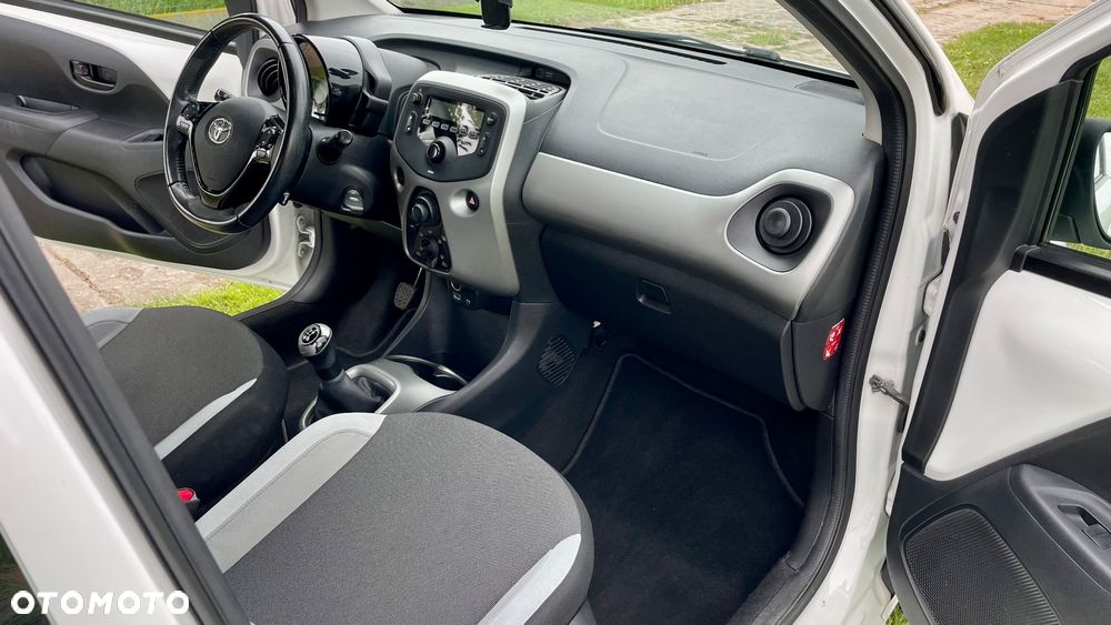 Toyota Aygo x-play - 17