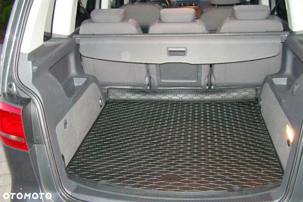 Volkswagen Touran 1.6 TDI DPF Life - 11