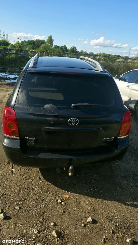 Toyota Avensis - 2