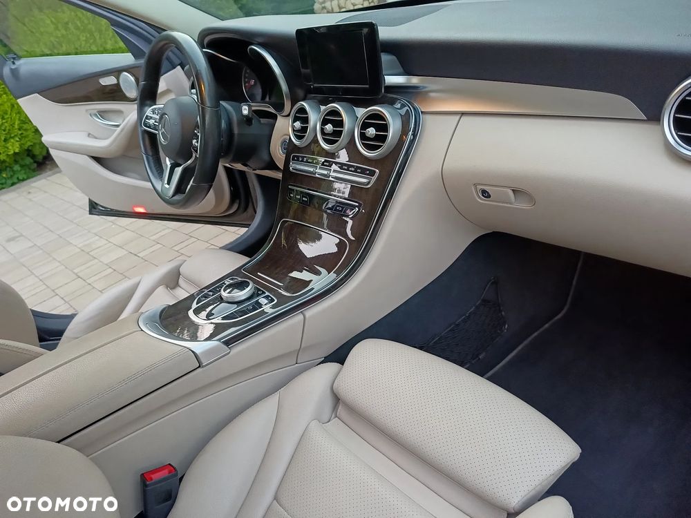 Mercedes-Benz Klasa C 200 4MATIC 9G-TRONIC - 9