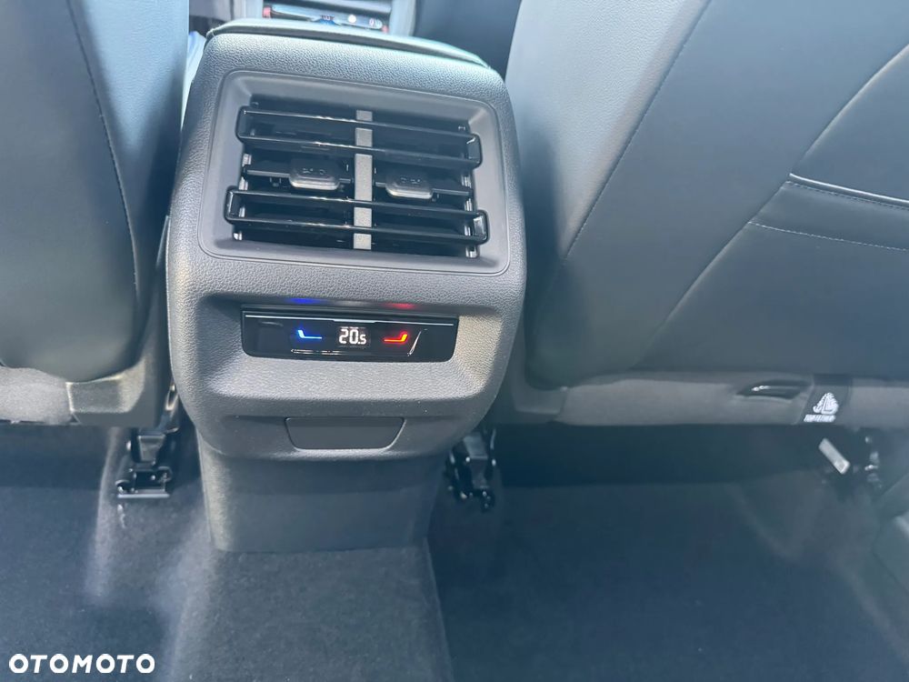 Volkswagen Tiguan - 13