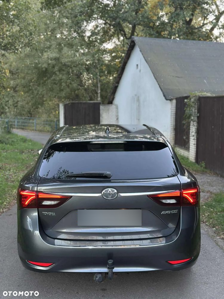 Toyota Avensis Touring Sports 1.8 Executive - 3