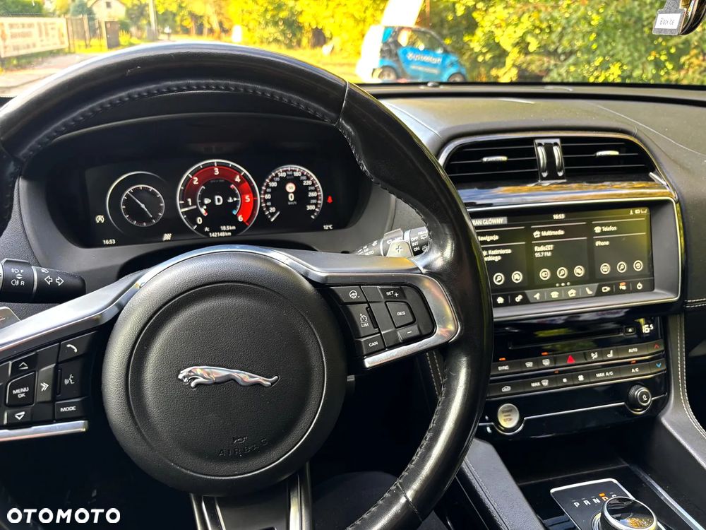 Jaguar F-Pace 2.0 i4D AWD R-Sport - 14