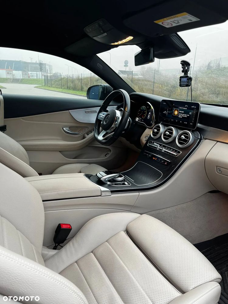 Mercedes-Benz Klasa C 200 4Matic 9G-TRONIC - 6