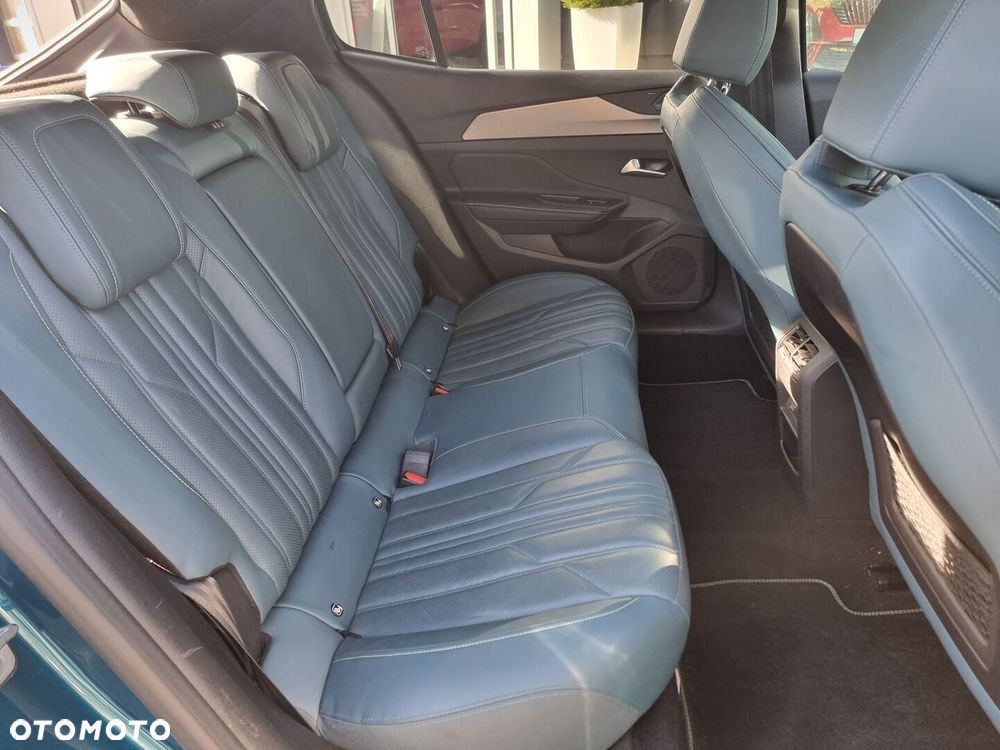 Peugeot 408 - 26