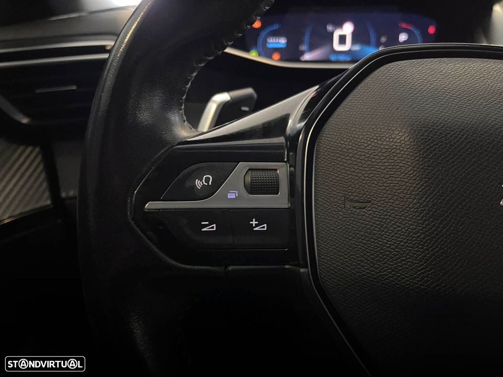 Peugeot 2008 1.2 PureTech Allure Pack EAT8 - 32