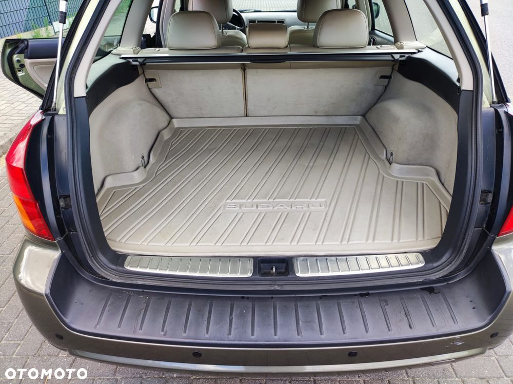 Subaru Outback 3.0 H6 - 13