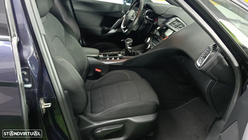 DS DS5 1.6 BlueHDi Chic - 29