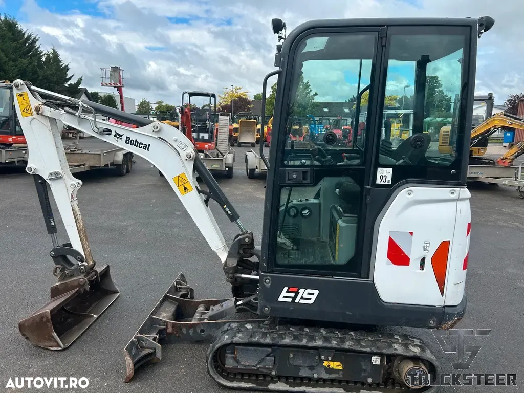Bobcat E19 - 8