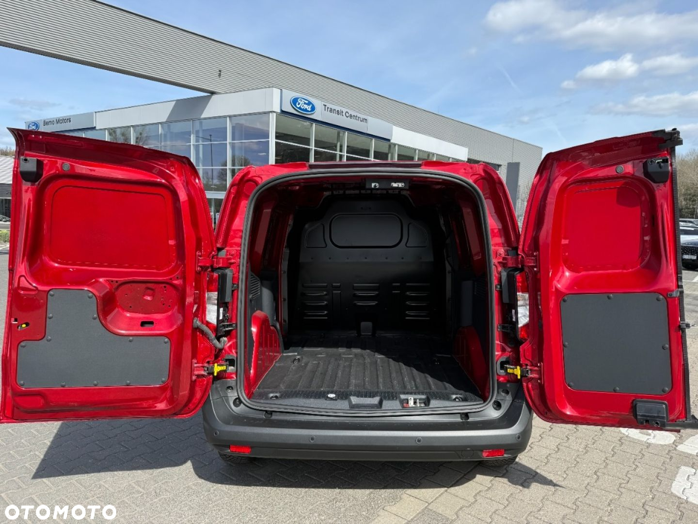 Ford Transit Courier - 25