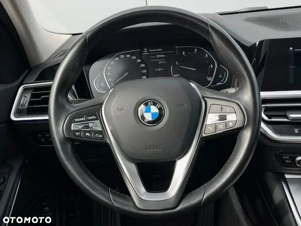 BMW Seria 3 318d Sport Line - 19
