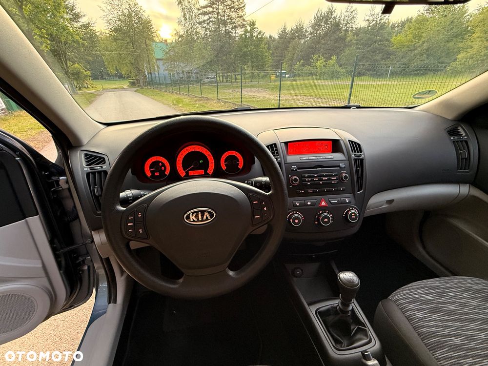 Kia Ceed 1.4 Comfort - 30