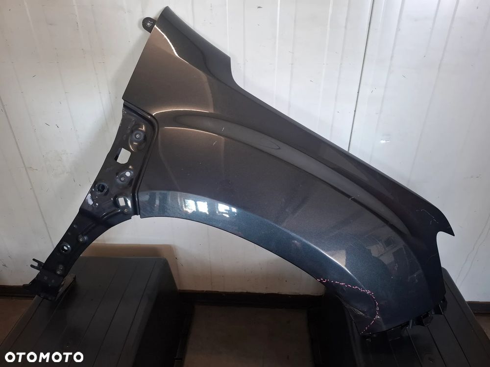 Błotnik prawy przód Dacia Duster 2019 rok - 1